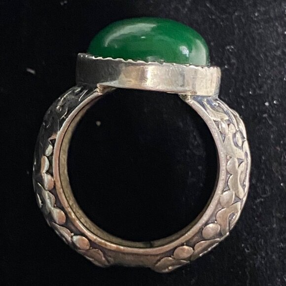 Ring Jade Size 8 Vintage Relief Design Jewelry Sterling Silver Tested - Picture 7 of 13